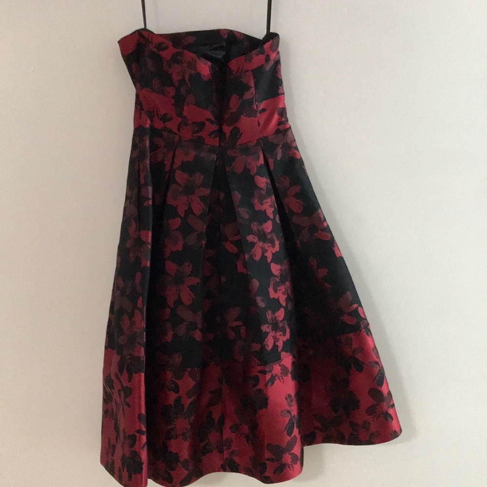 White House Black Market Dress - BOGO same priced item - Picture 4 of 5